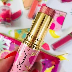 🍓Too Faced Tutti Frutti Highlighting Stick